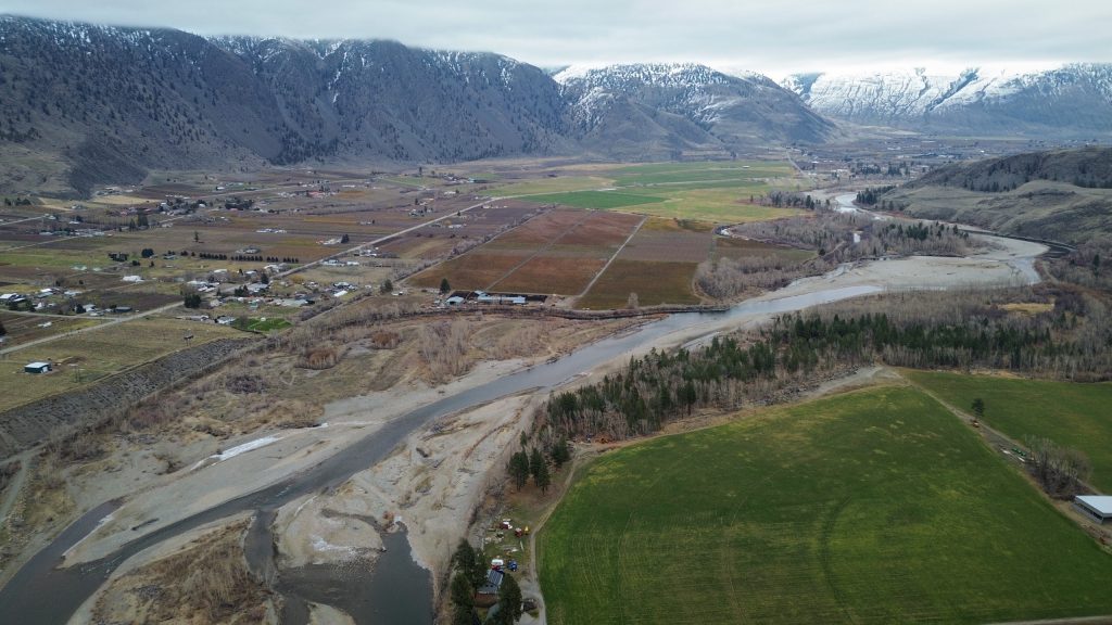 An aerial view of the Similkameen River, pictured on Dec. 4, 2024, flowing through the town of Keremeos in smǝlqmíx homelands. Photo by Aaron Hemens