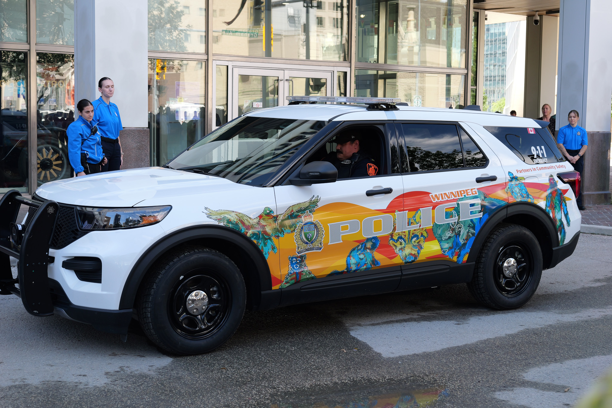 Winnipeg police unveil a ‘reconciliation’ cruiser — but critics are unimpressed
